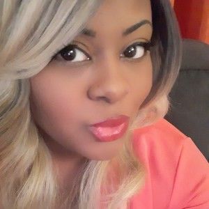 Meet your Posher, Zaina